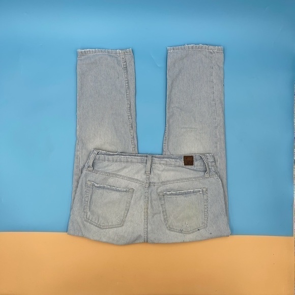 American Eagle Distressed Stripped Jeans - Picture 3 of 5